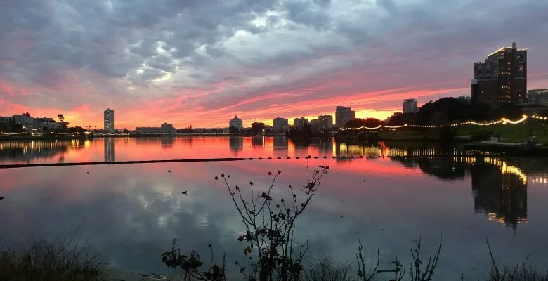  2024/06/Lake-Merritt-Oakland_Night.jpg 