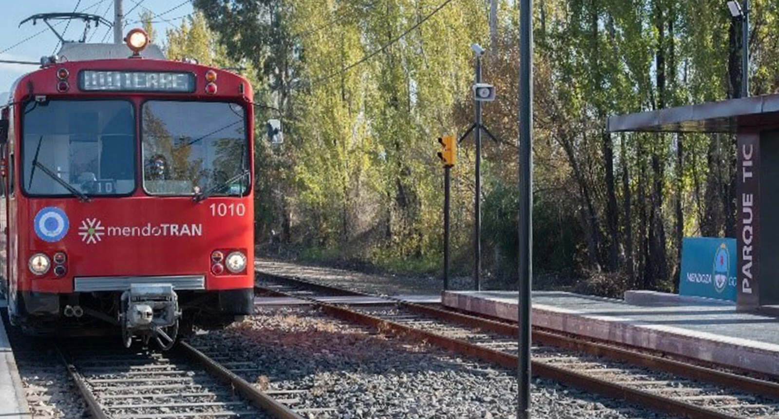 A red train (mendoTran) at Parque TIC